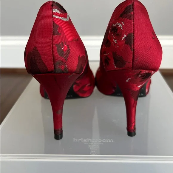 White House Black Market Alexa Red Floral Rosette Pumps - Picture 7 of 13